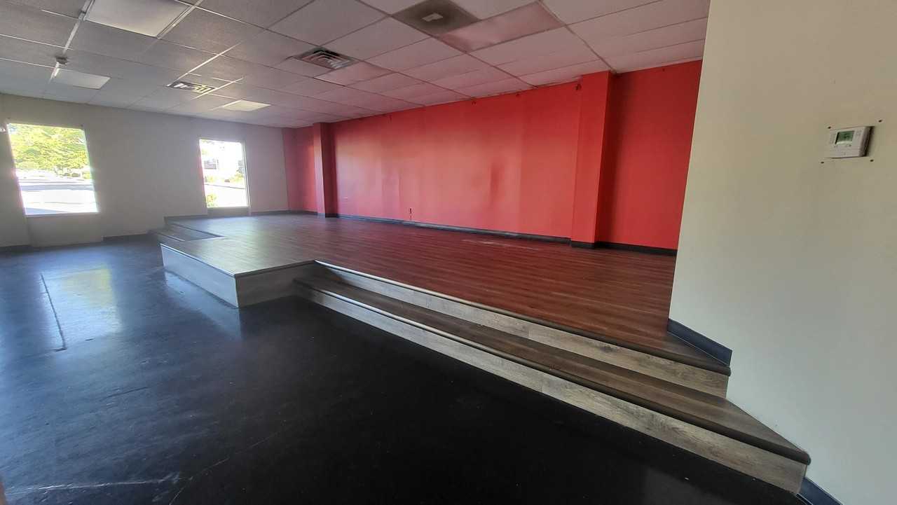 6001 Bartlett Center Dr - Photo 7 of 15