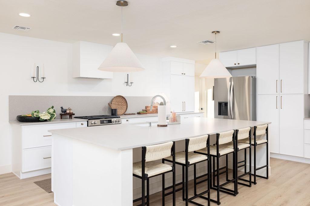 E Claire Dr - Photo 3 of 12