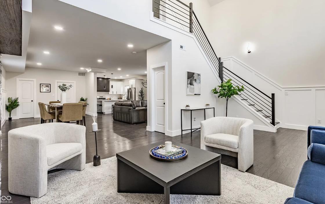 Harlan St - Photo 2 of 6