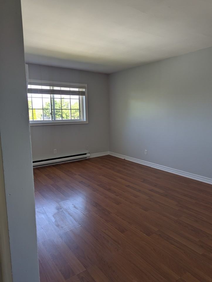 956 Meadow Avenue #956 - Photo 2 of 12