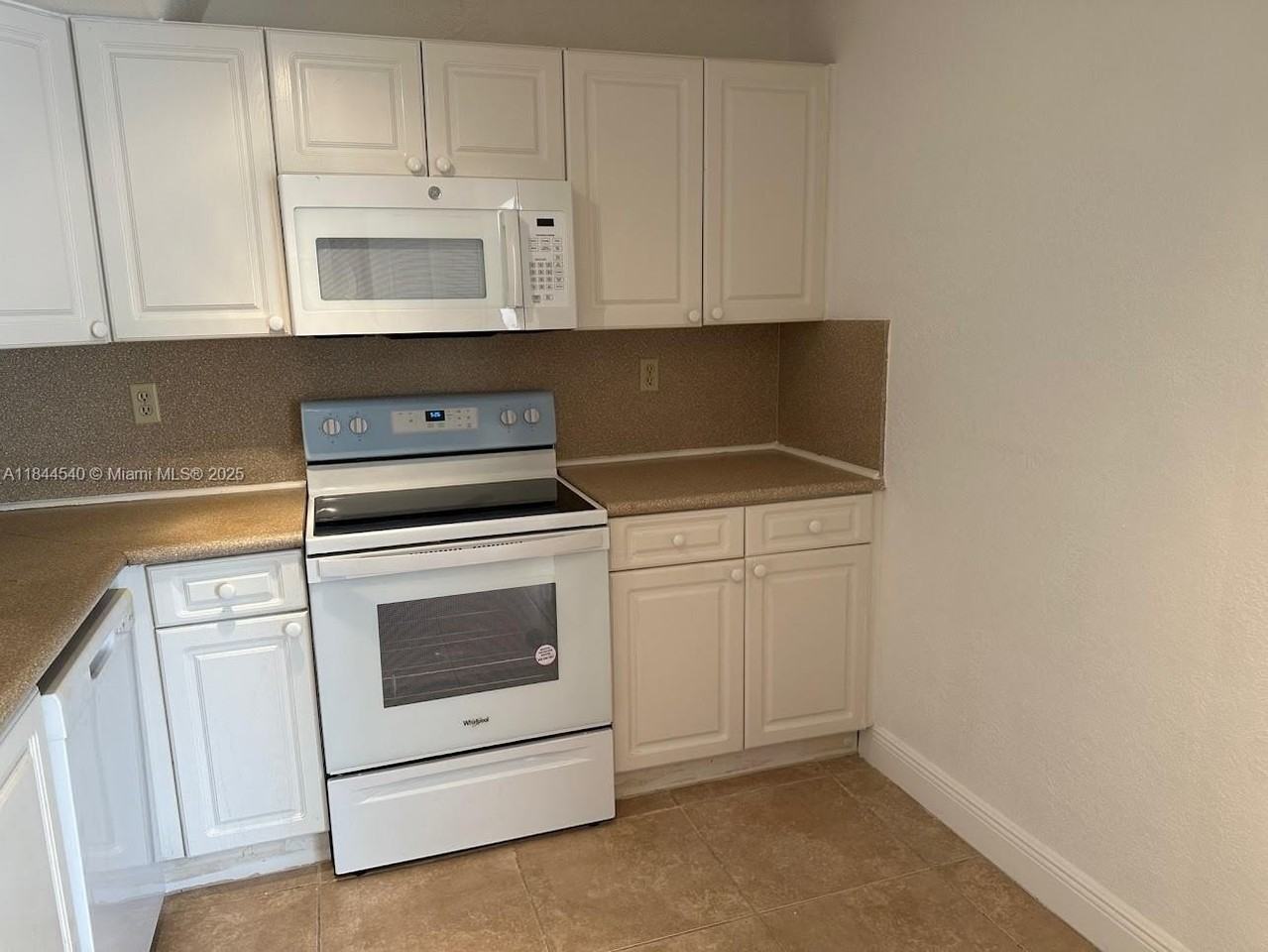 20850 San Simeon Way #407-5 - Photo 7 of 24