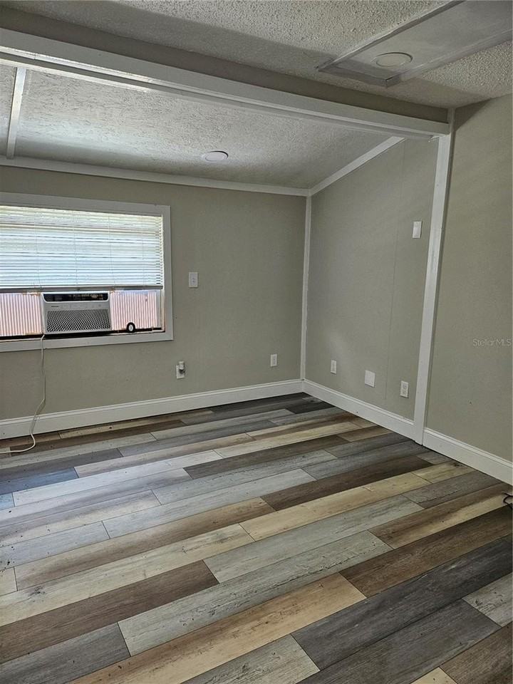 10104 Loetscher Ln - Photo 2 of 12