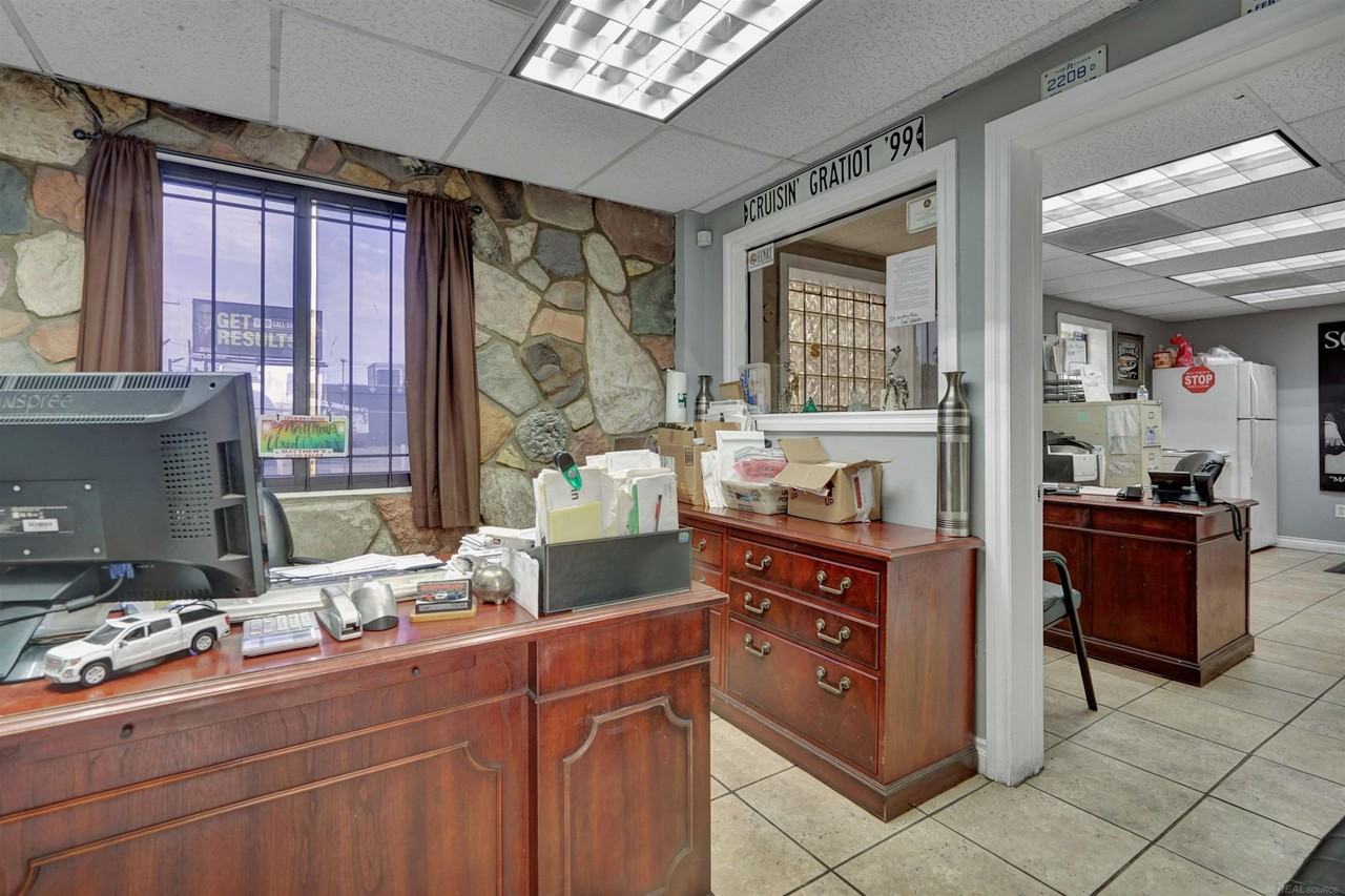 8146 E 8 Mile Rd - Photo 5 of 12