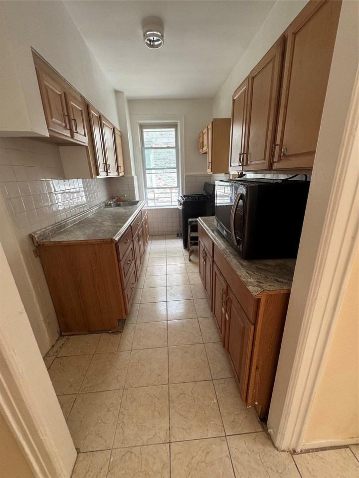 4421 Murdock Ave - Photo 4 of 5