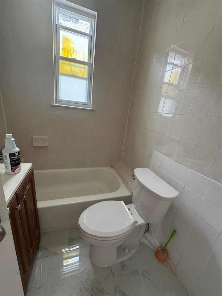 4421 Murdock Ave - Photo 5 of 5