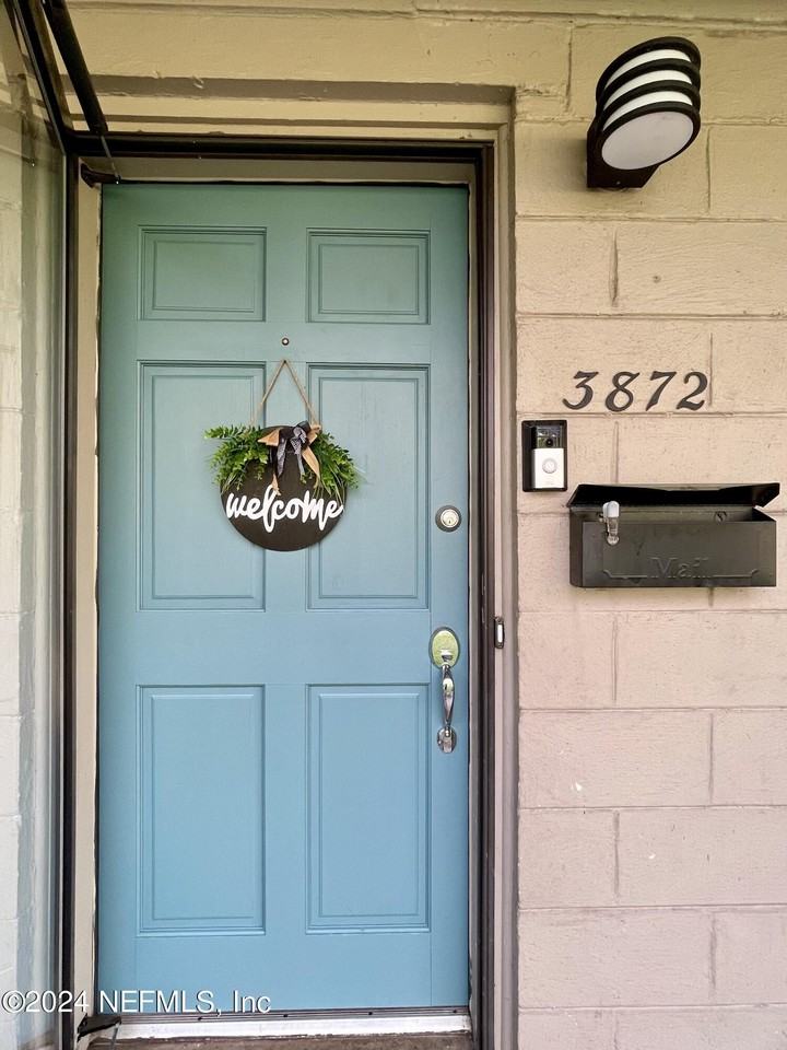 3872 Marianna Rd - Photo 4 of 37