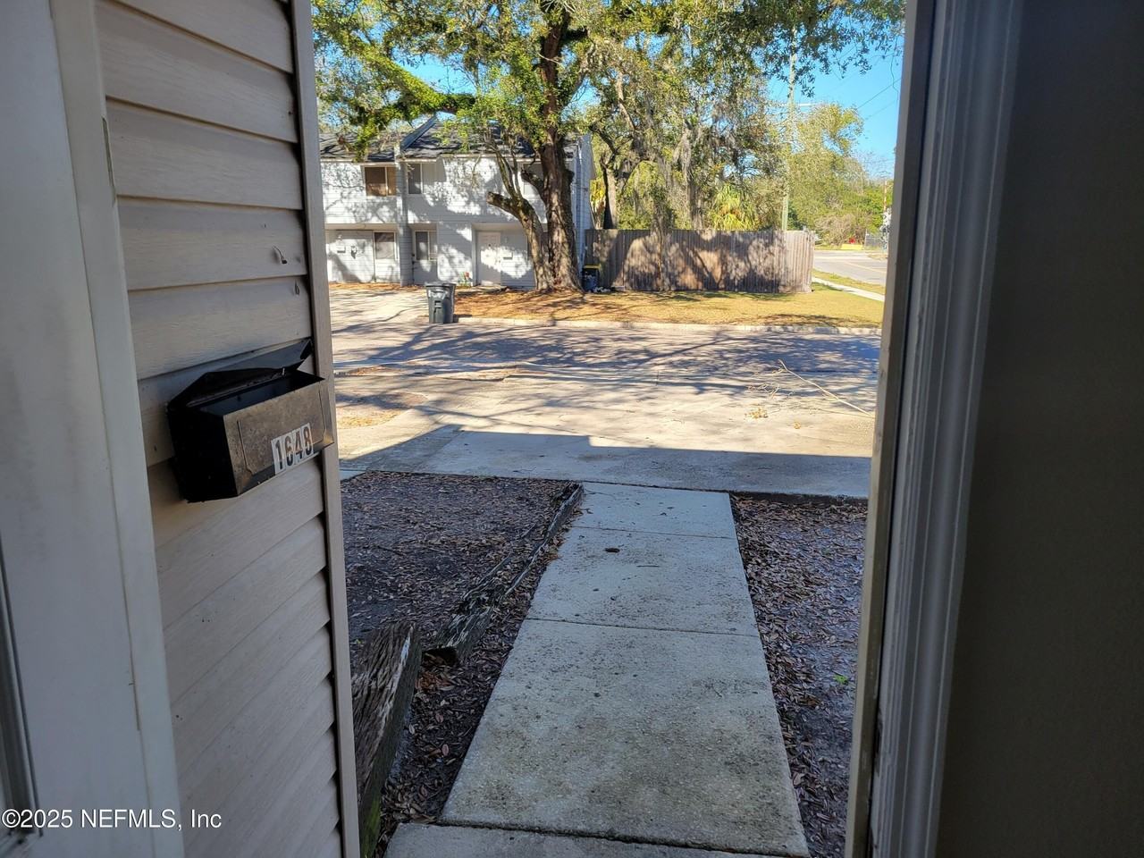 1646 E 16th St - Photo 3 of 19