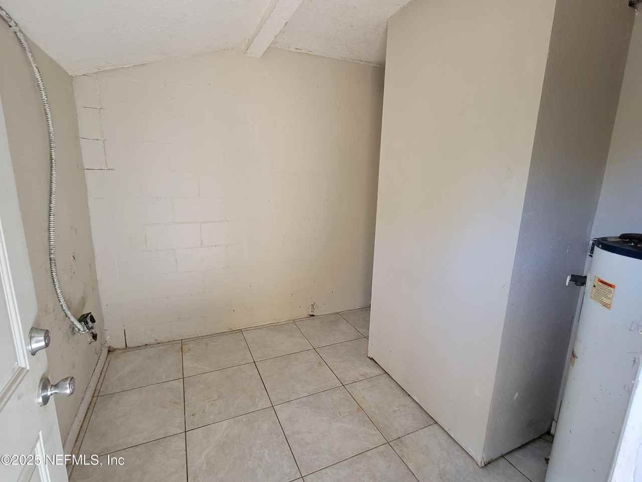 1646 E 16th St - Photo 6 of 19