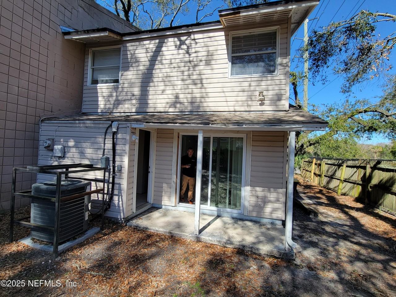 1646 E 16th St - Photo 7 of 19