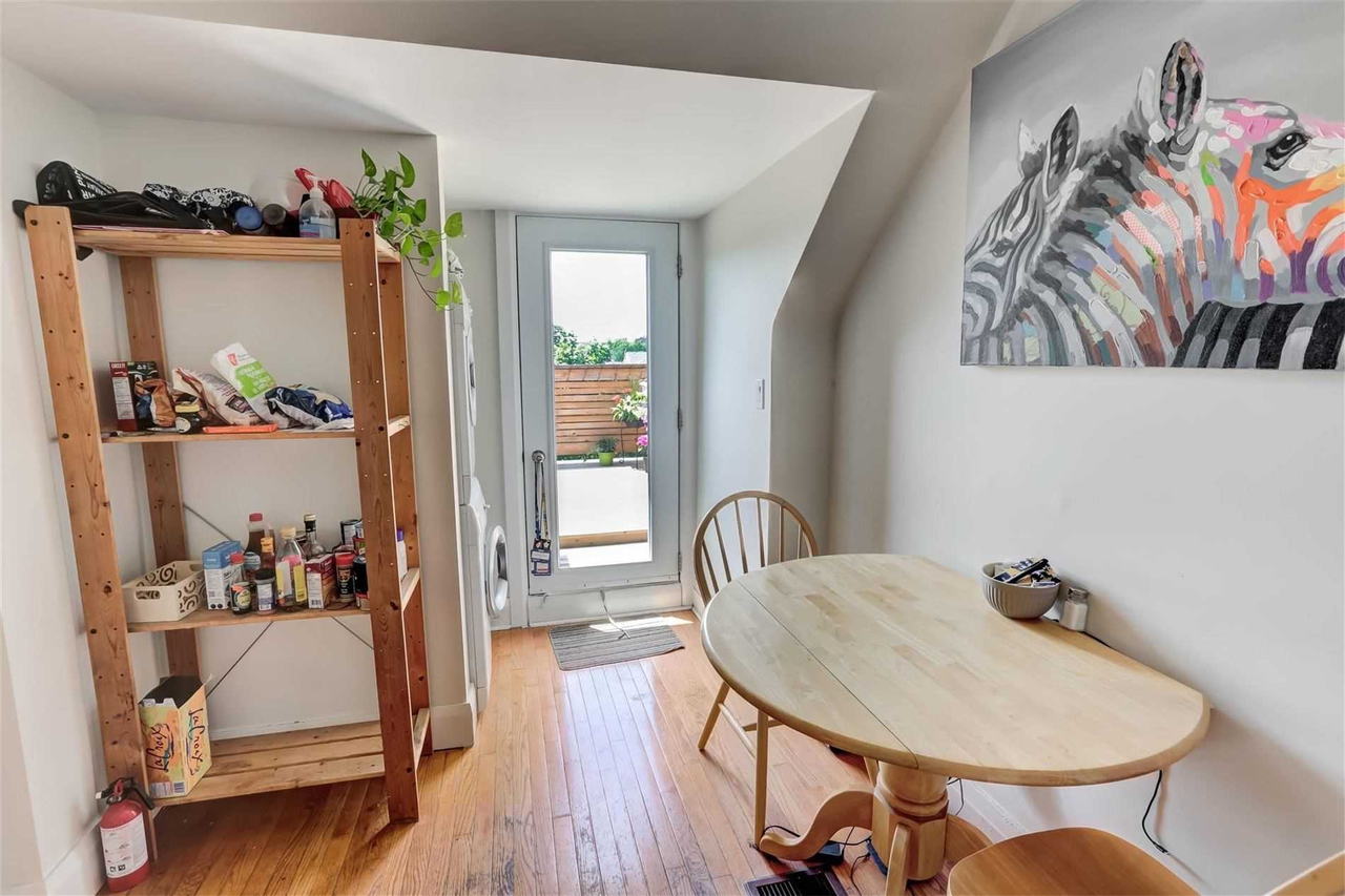 190 Lauder Avenue #3rd floor - Photo 3 of 20