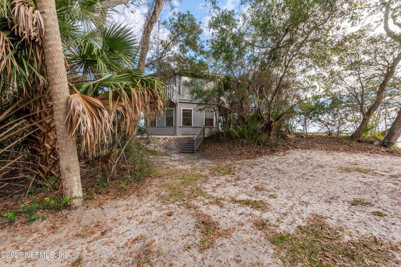 11255 Fort George Road - Photo 6 of 38