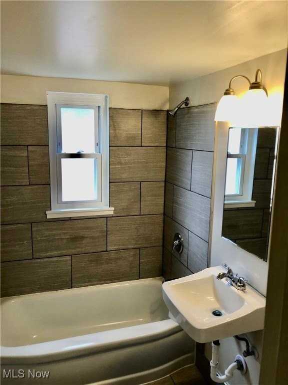 2789 Noble Rd Apt 1 #1 - Photo 2 of 10