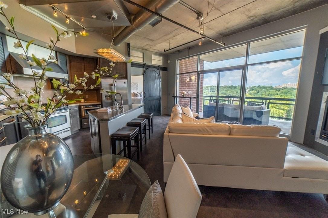 21 Furnace St Unit 603 #603 - Photo 7 of 14