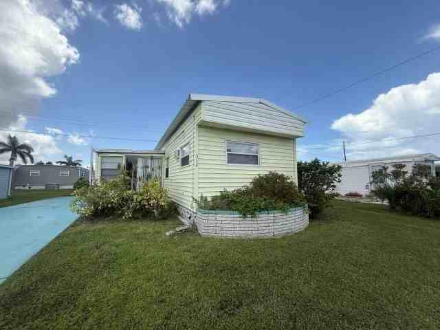 312 49th Ave W #248 - Photo 4 of 8