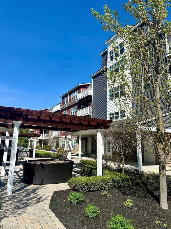 1000 Hudson Sq - Photo 3 of 7