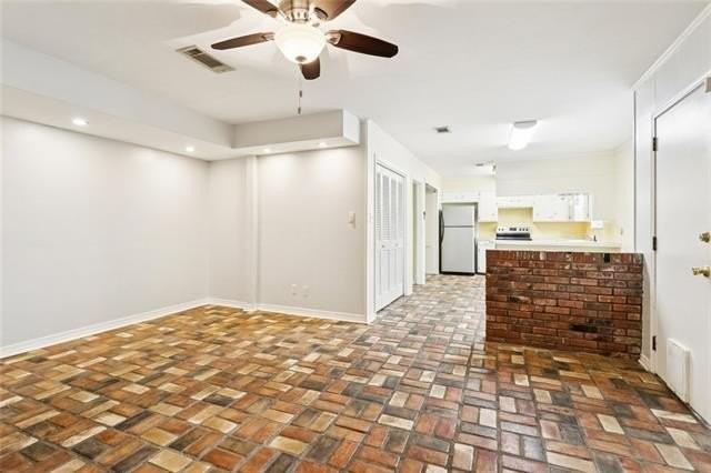 106 Matthews Dr - Photo 6 of 17