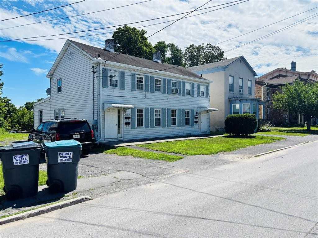 2224 Jane St - Photo 2 of 17