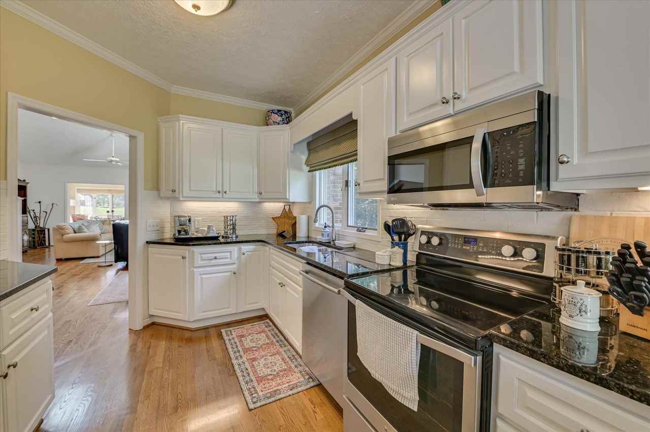 108 White Willow Pl - Photo 4 of 32