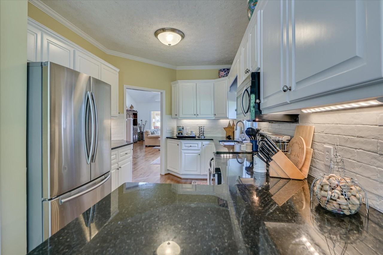 108 White Willow Pl - Photo 5 of 32