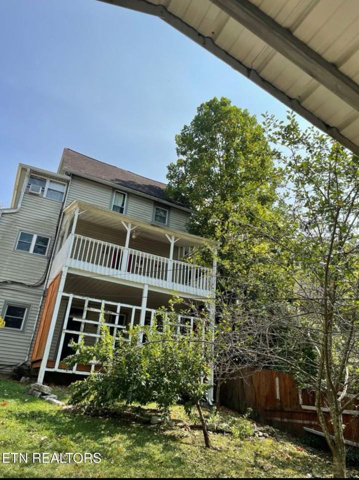 425 Cumberland St - Photo 2 of 4