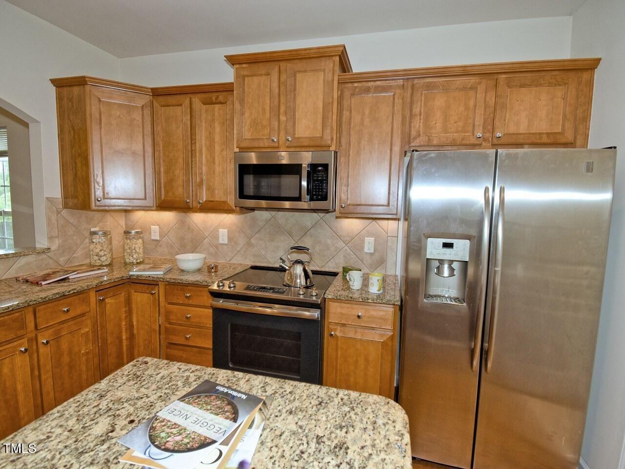 913 Gillinder Place - Photo 5 of 28