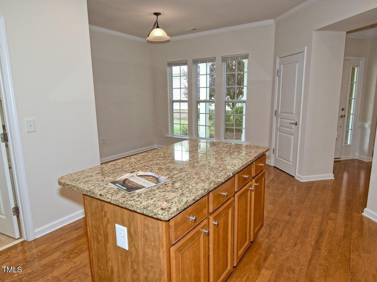 913 Gillinder Place - Photo 6 of 28