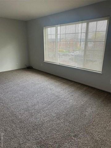 25300 Shiawassee Cir #202 - Photo 2 of 8