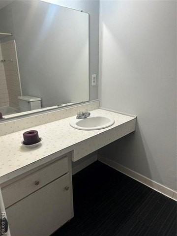 25300 Shiawassee Cir #202 - Photo 6 of 8