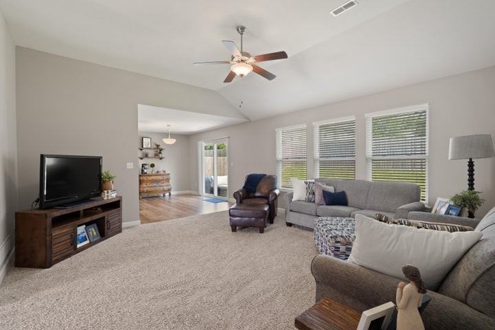 5817 Geyser Boulevard - Photo 3 of 21