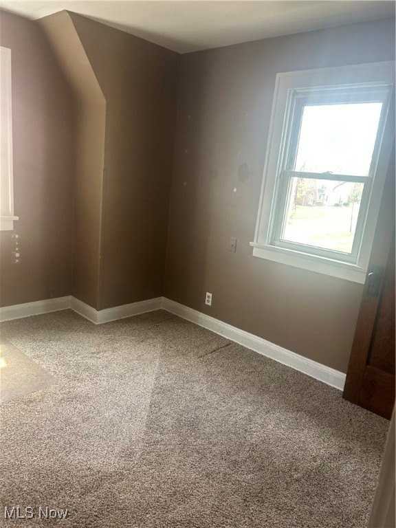 48 Fairlawn Ave - Photo 5 of 12