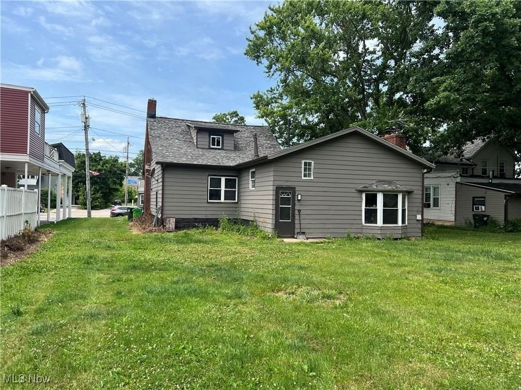 214 Front St - Photo 2 of 20