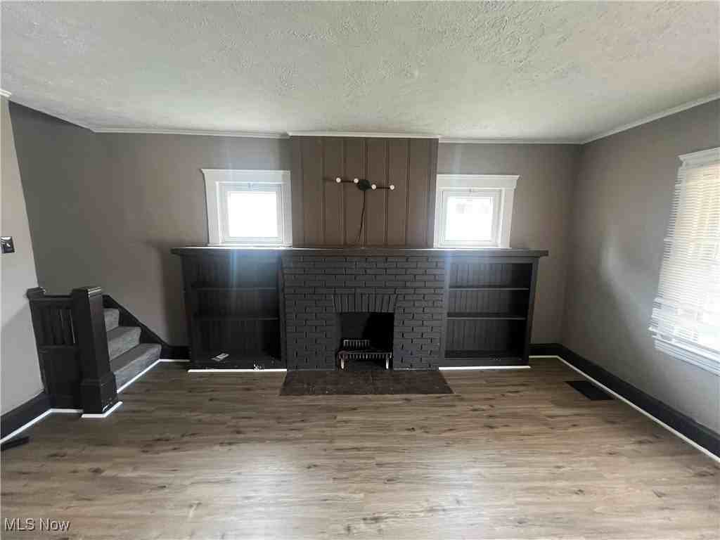 214 Front St - Photo 6 of 20