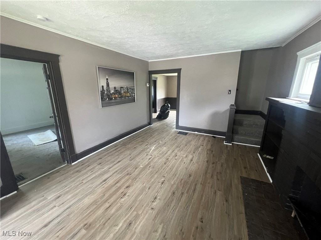 214 Front St - Photo 7 of 20