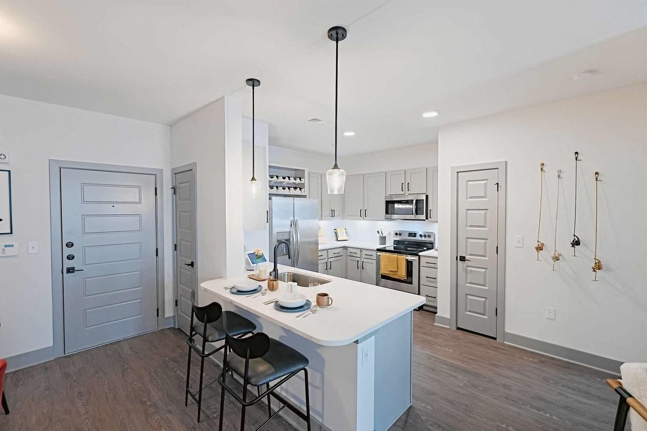 Inkwell on Grandview - Photo 2 of 39