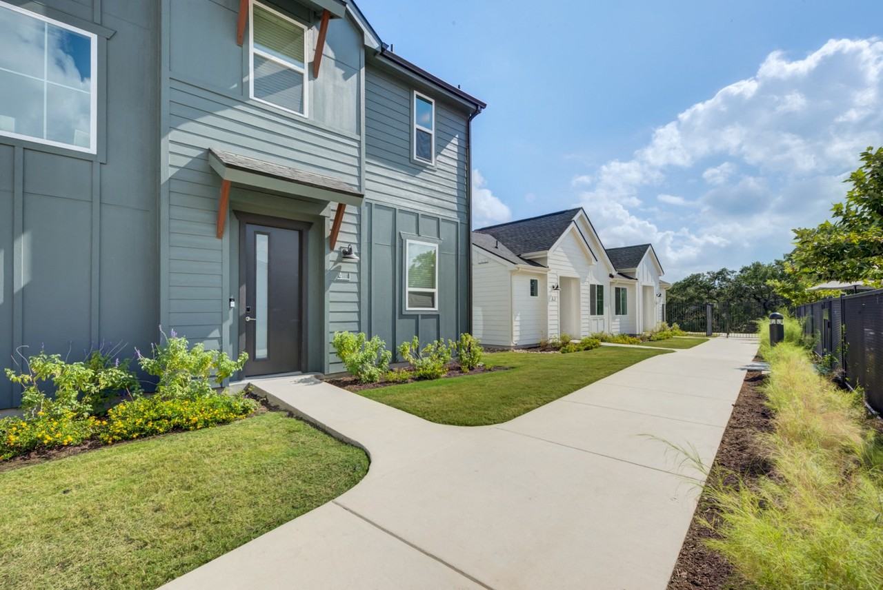 YardHomes® Juniper Pointe - Photo 2 of 21