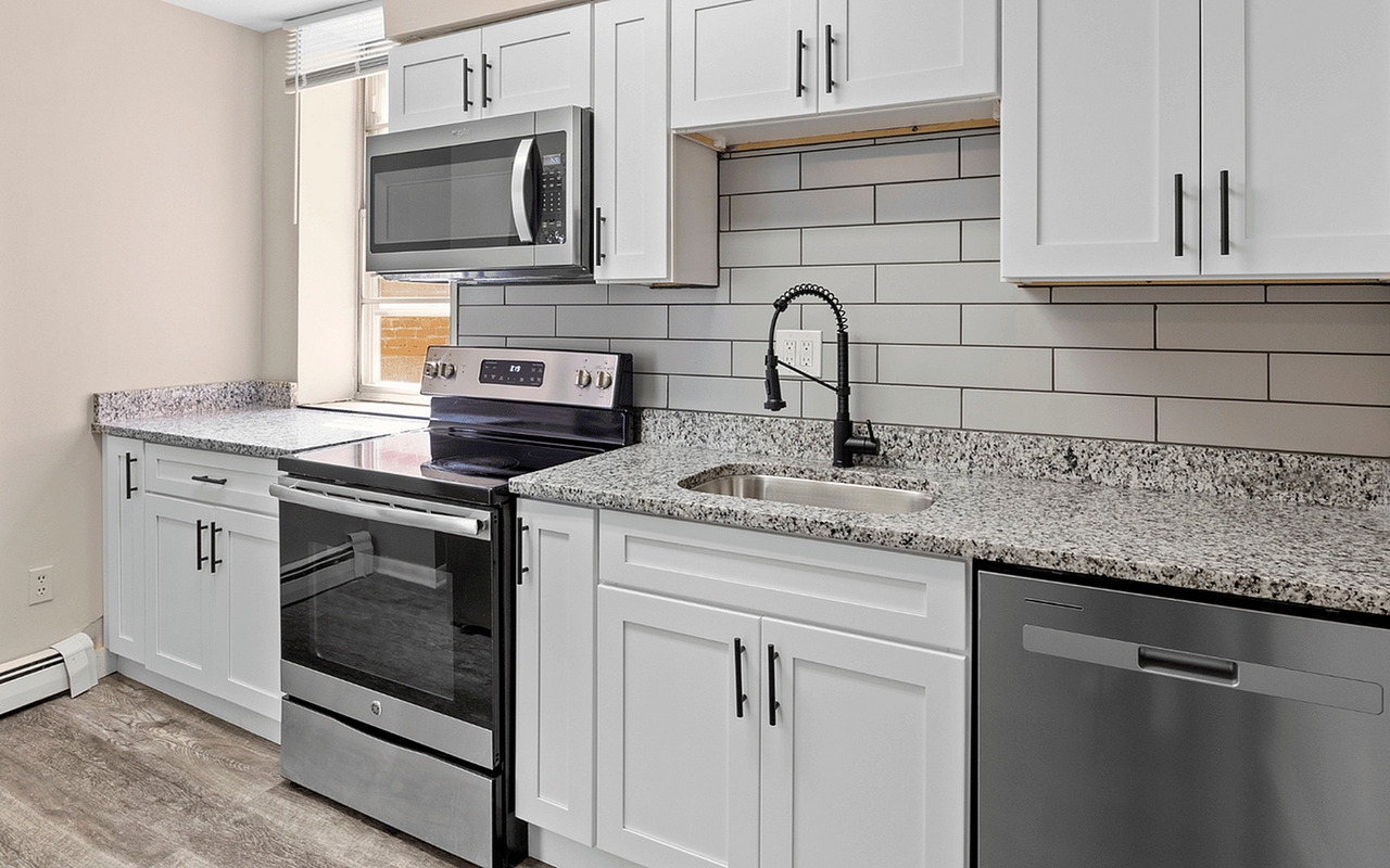 St. James of Eden Park - Photo 2 of 50