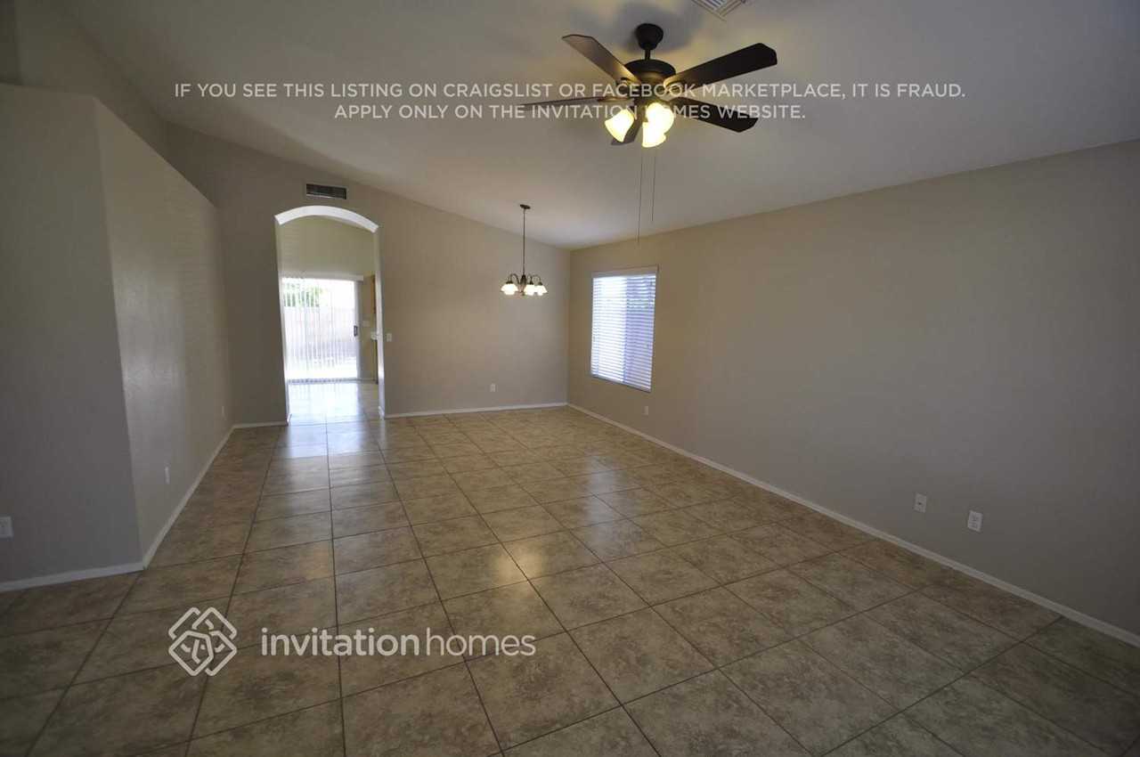 8842 N 112th Ave - Photo 3 of 7