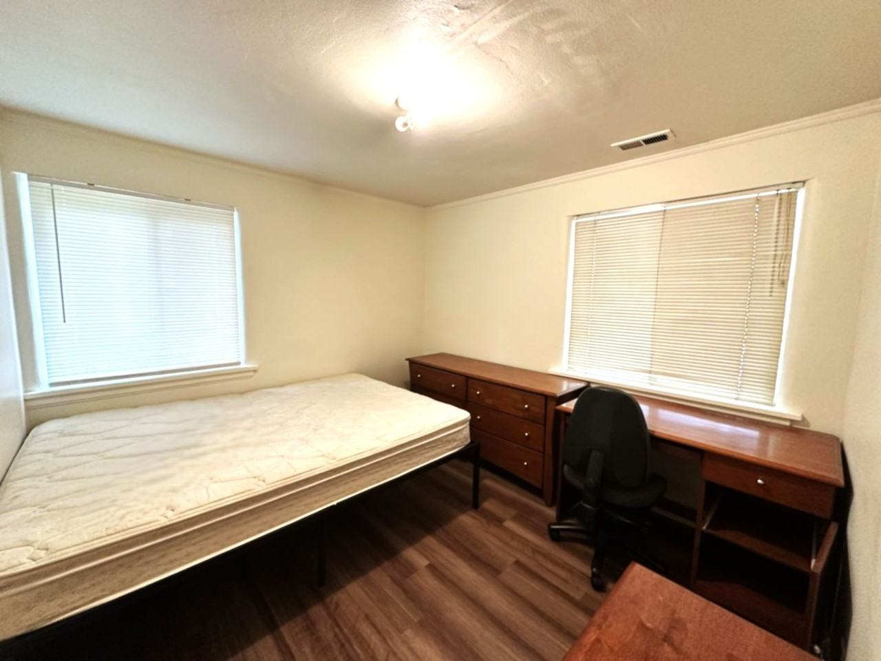 620 South Palatine Hill Road - Photo 2 of 4