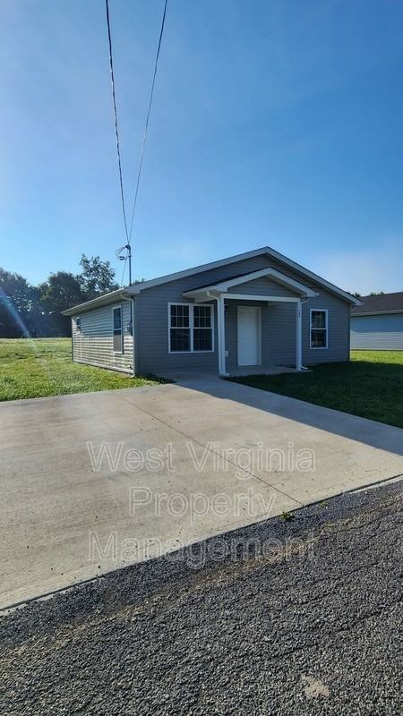 760 Circleview Dr - Photo 2 of 7