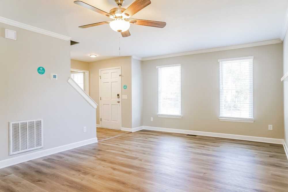 983 Saint Catherines Dr - Photo 6 of 20