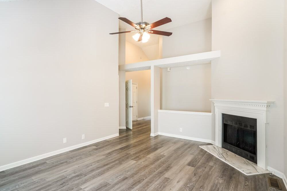 1046 Cedar Creek Village Rd - Photo 3 of 16