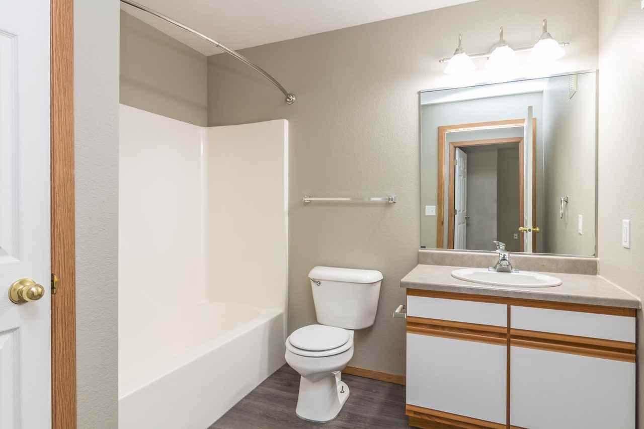 Village Square Apartments - Photo 5 of 12