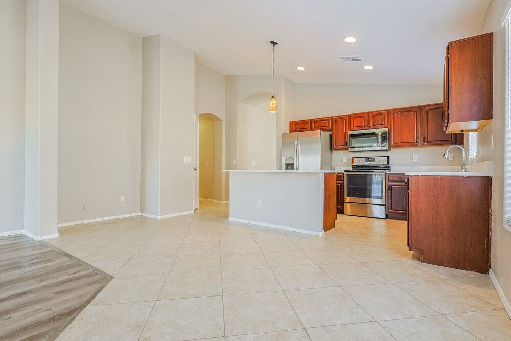 23125 S 215th St - Photo 7 of 19