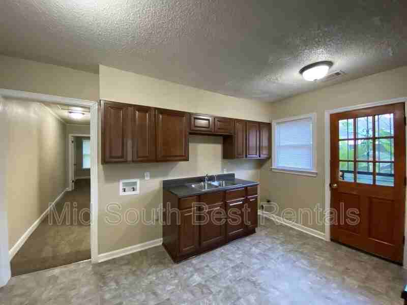 3577 Bowen Ave - Photo 3 of 8