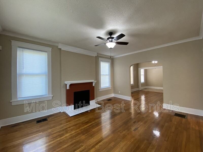 1930 Foster Ave - Photo 2 of 9