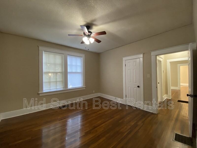 1930 Foster Ave - Photo 5 of 9