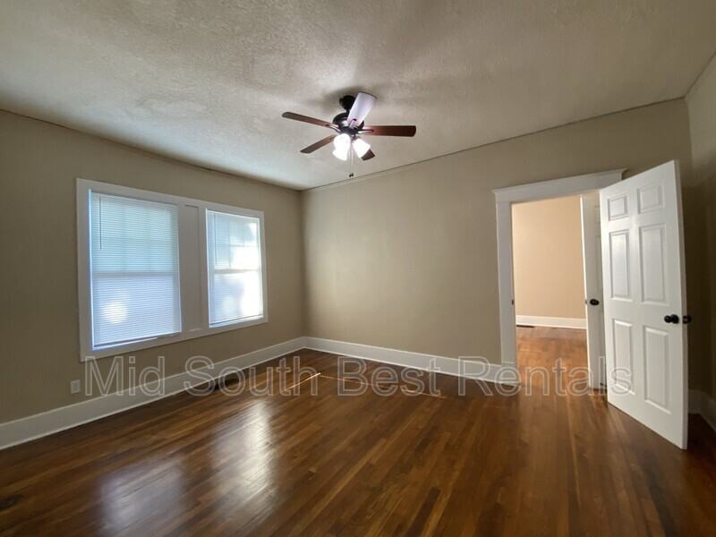 1930 Foster Ave - Photo 6 of 9