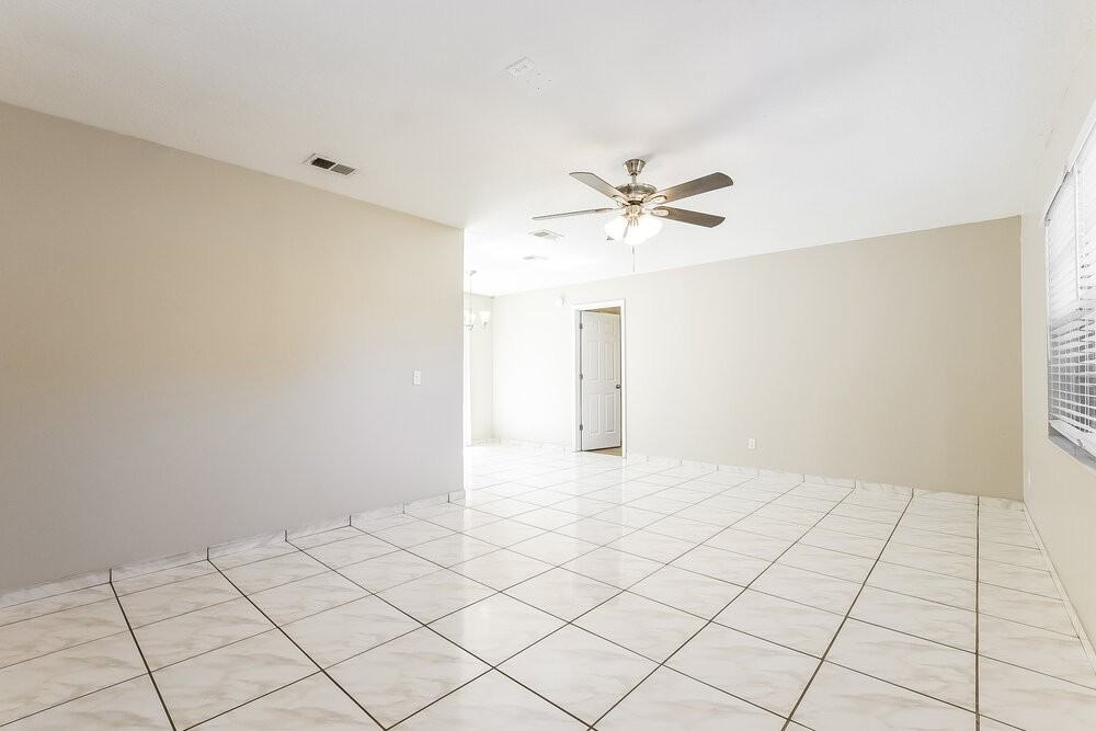 1410 Orchid Ln - Photo 4 of 16