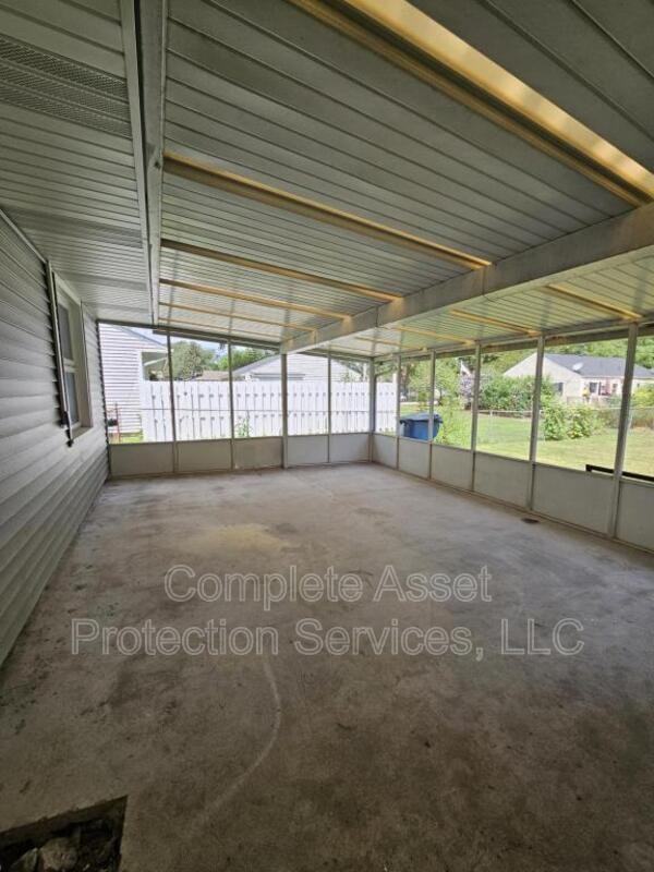 1514 W Porter Ave - Photo 2 of 10