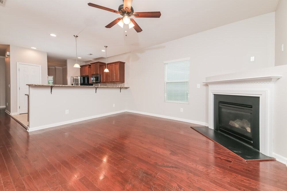 110 Cinder St - Photo 5 of 17